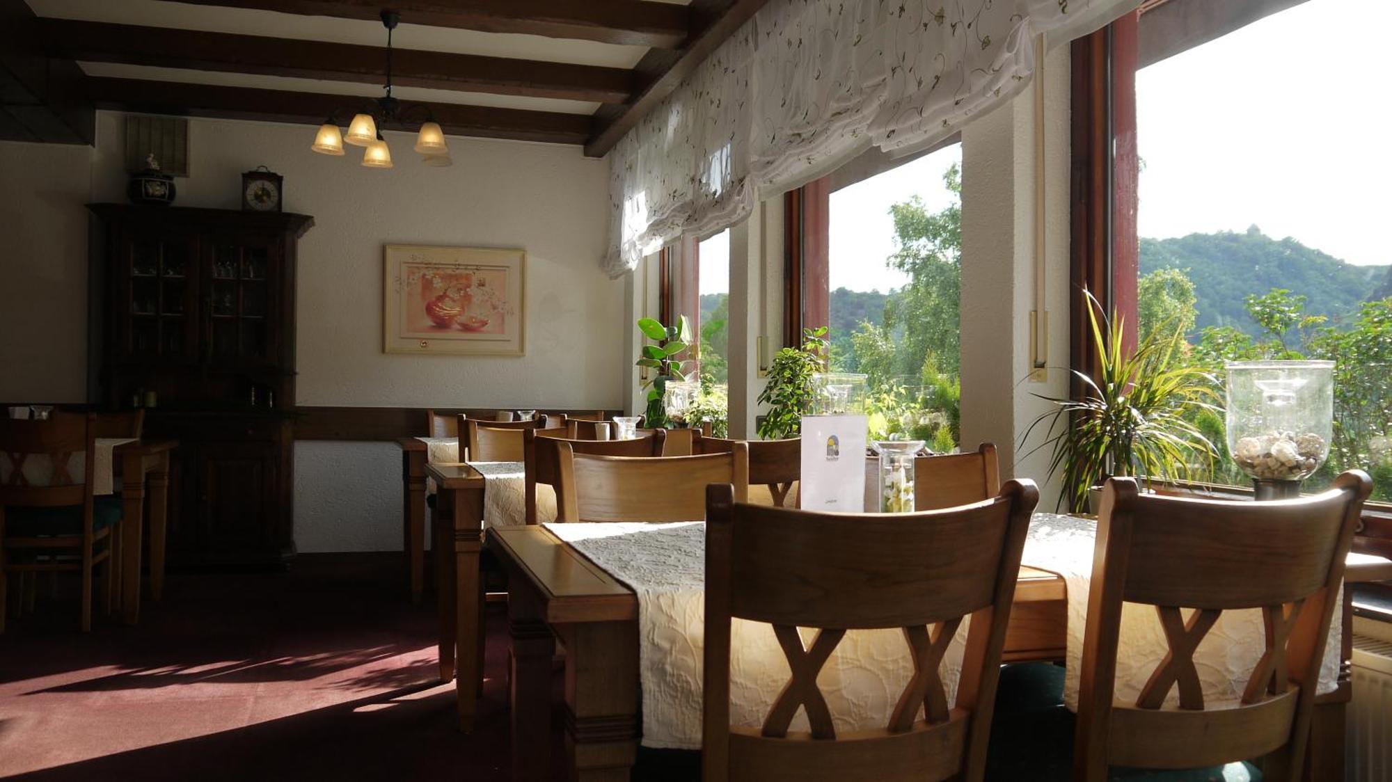 Hotel-Garni-Kachelburg Dieblich Bagian luar foto