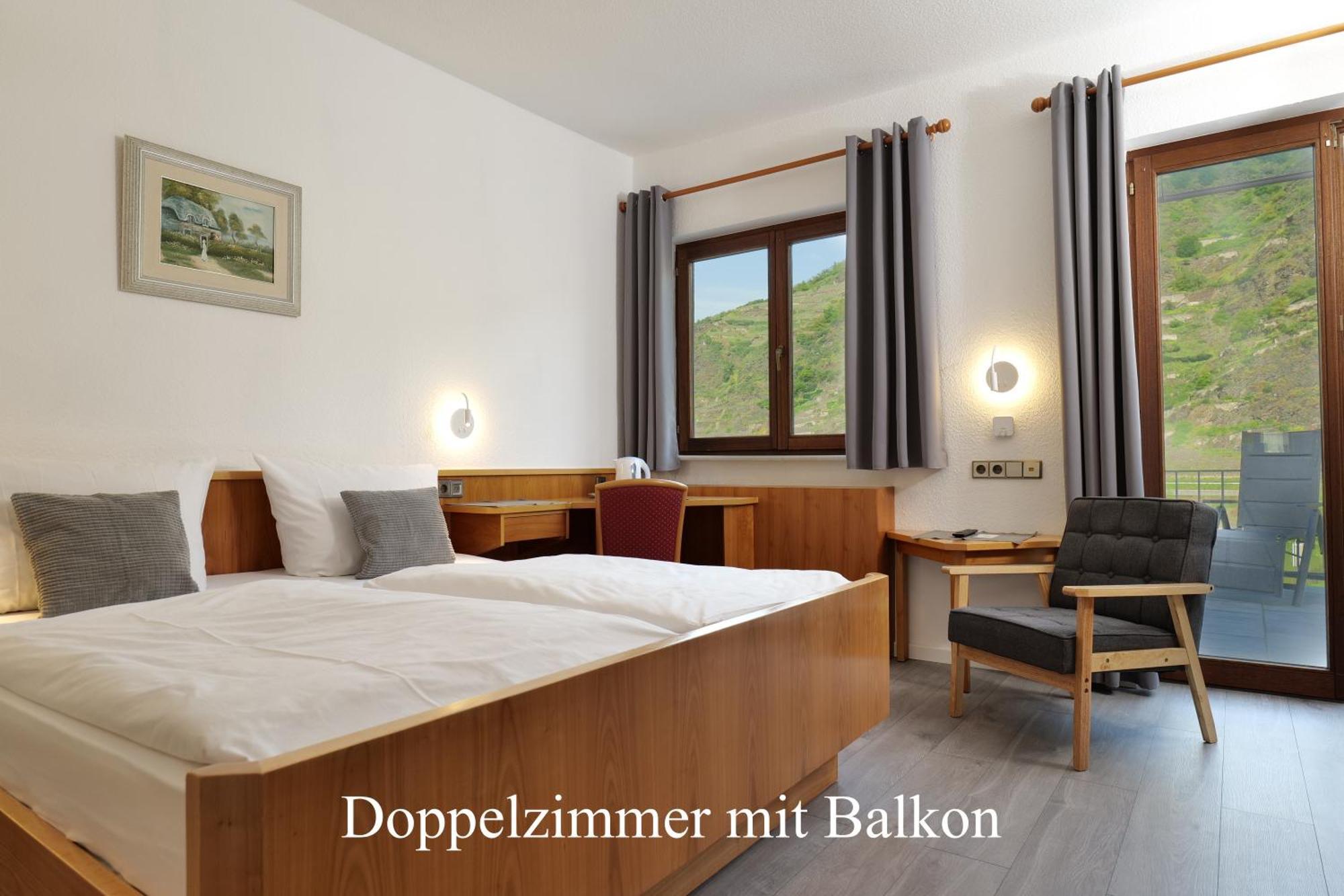 Hotel-Garni-Kachelburg Dieblich Bagian luar foto